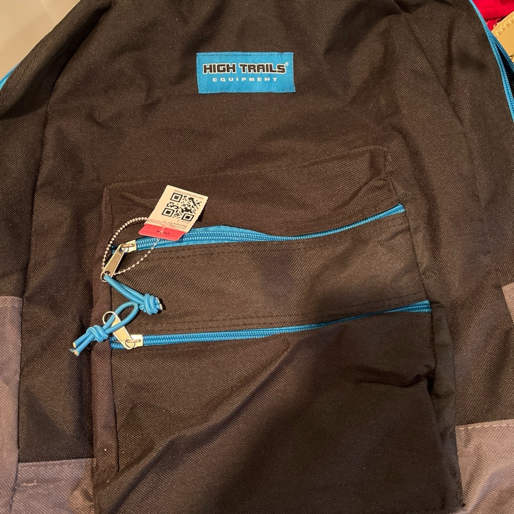 High Trails Black w/ Blue Backpack double zip w/padded shoulder straps NWOT - Picture 8 of 8